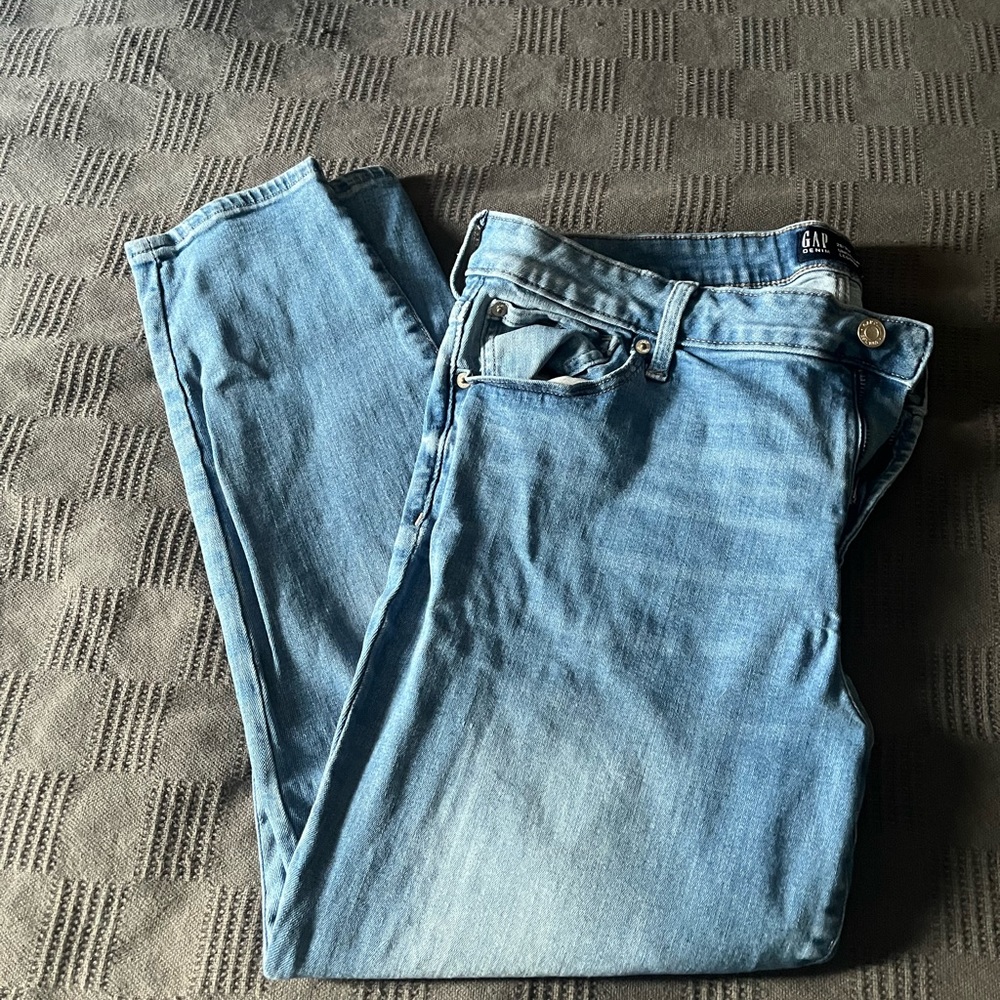 GAP DENIM JEGGINGS LIGHT WASH